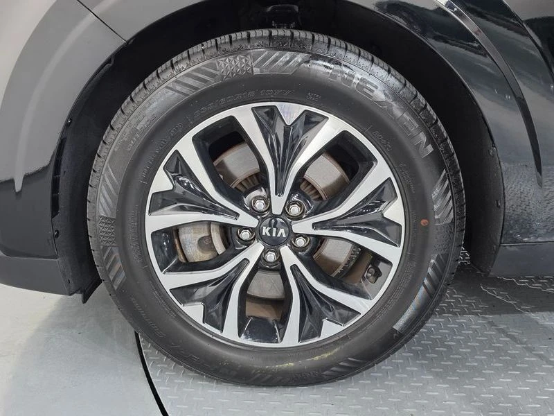 Kia Carnival 2.2 Automatic, снимка 5 - Автомобили и джипове - 55723534