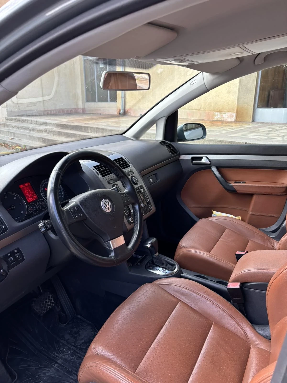VW Touran  - изображение 5