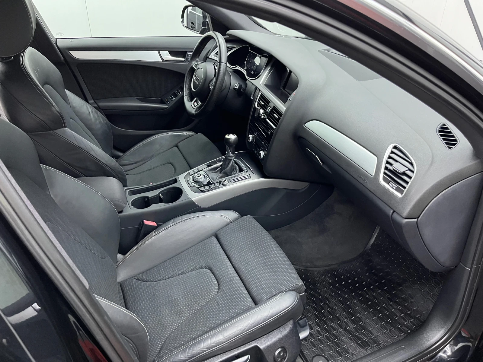 Audi A4 2.0 S-line, снимка 9 - Автомобили и джипове - 54897181