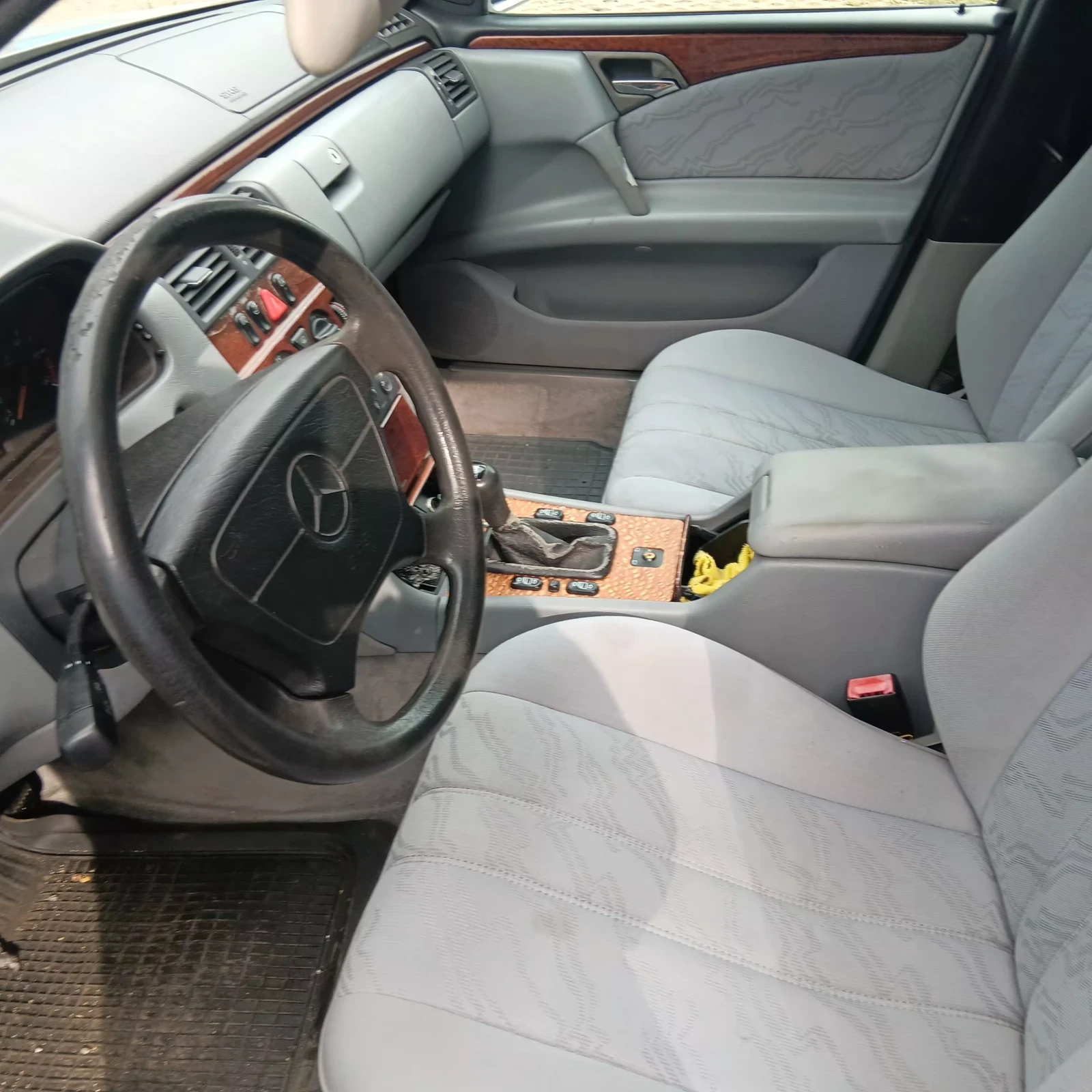 Mercedes-Benz E 300 | Mobile.bg   6