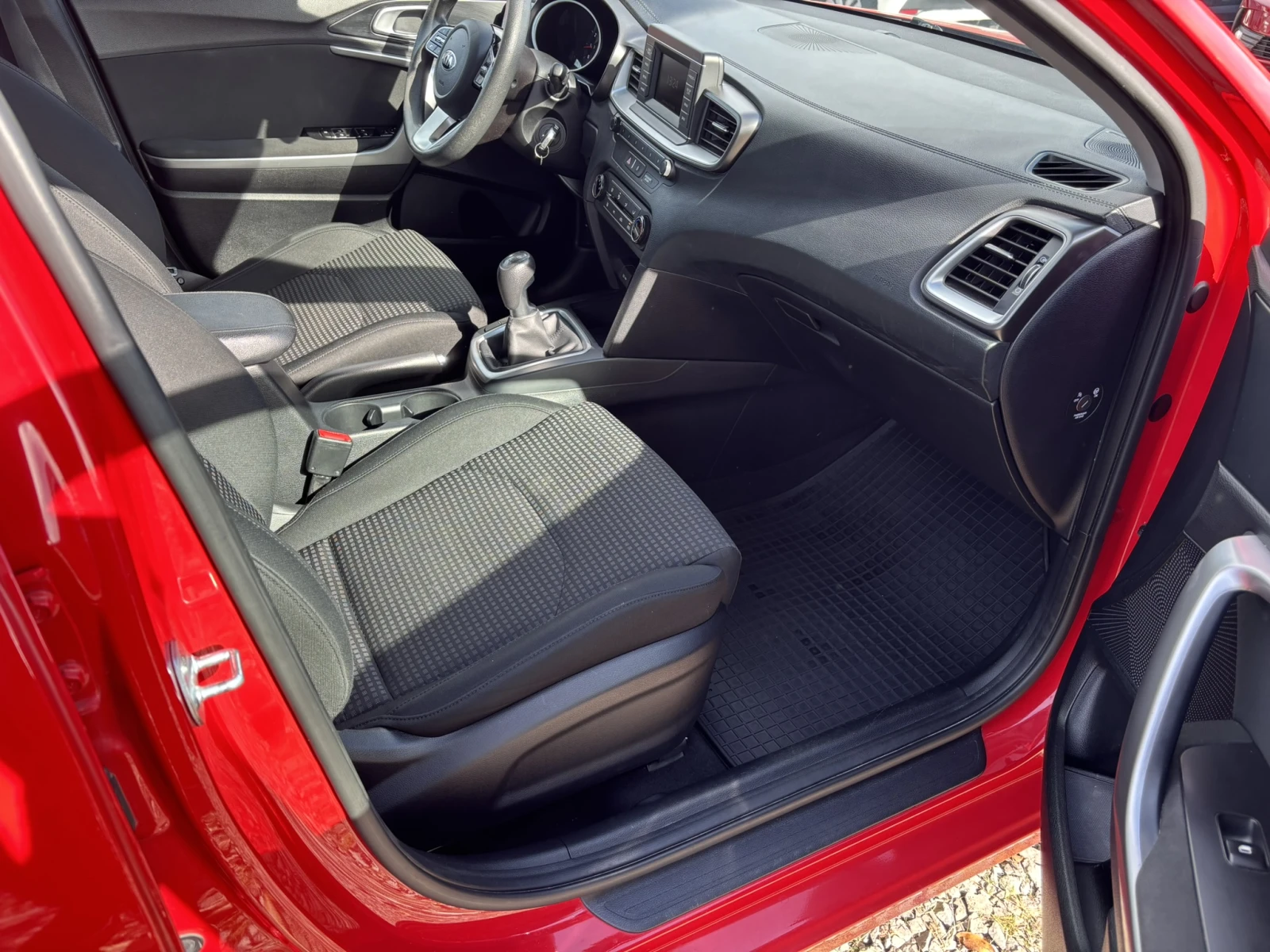 Kia Ceed 1.4 100 hp - изображение 9