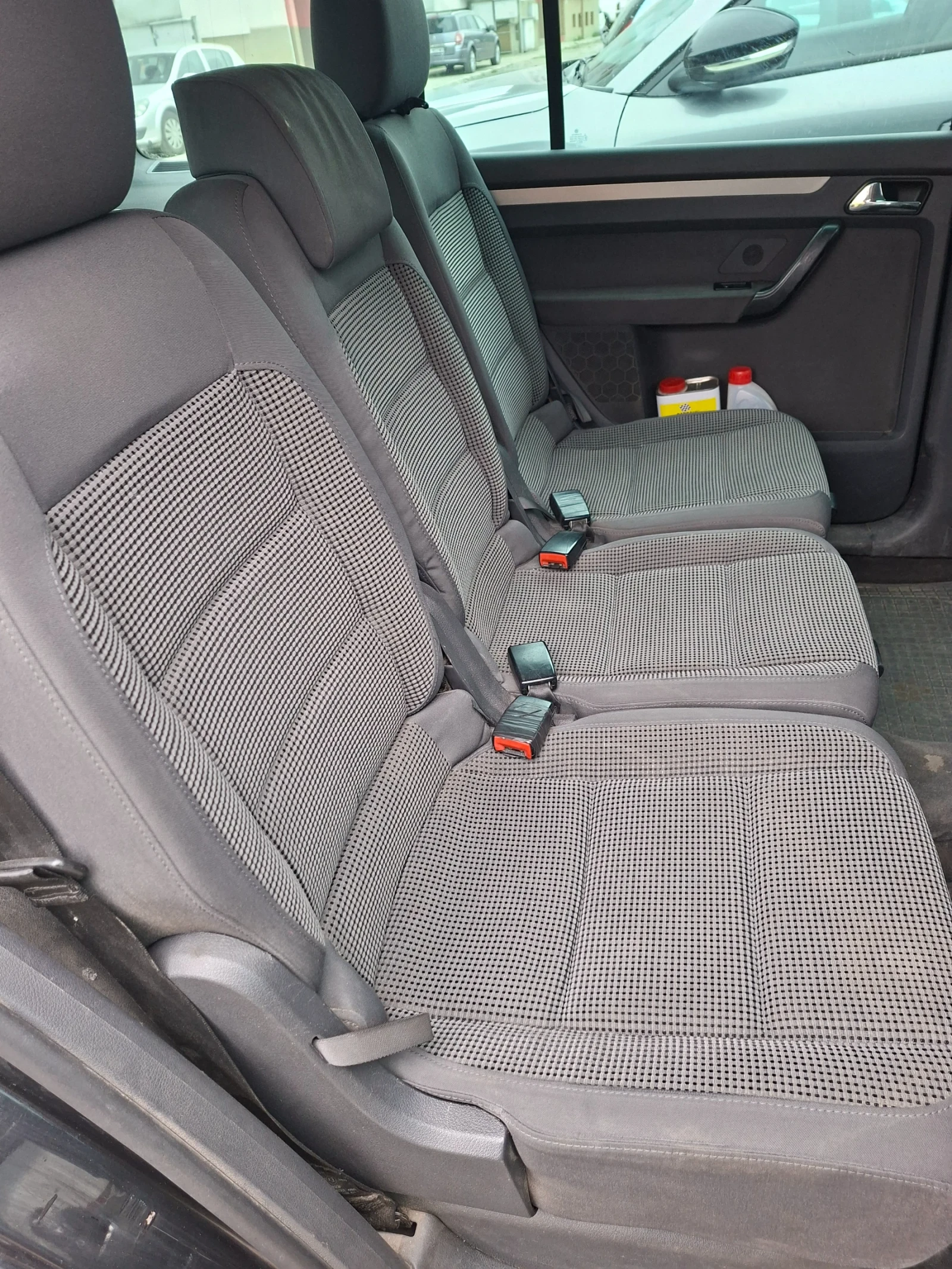 VW Touran Мултифункционален, снимка 6 - Автомобили и джипове - 53181422