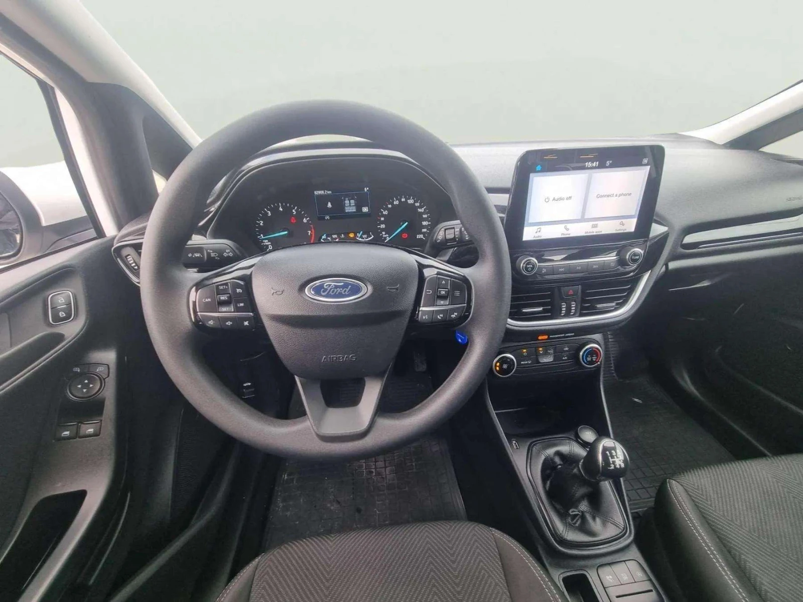 Ford Fiesta 1.1 L - изображение 10