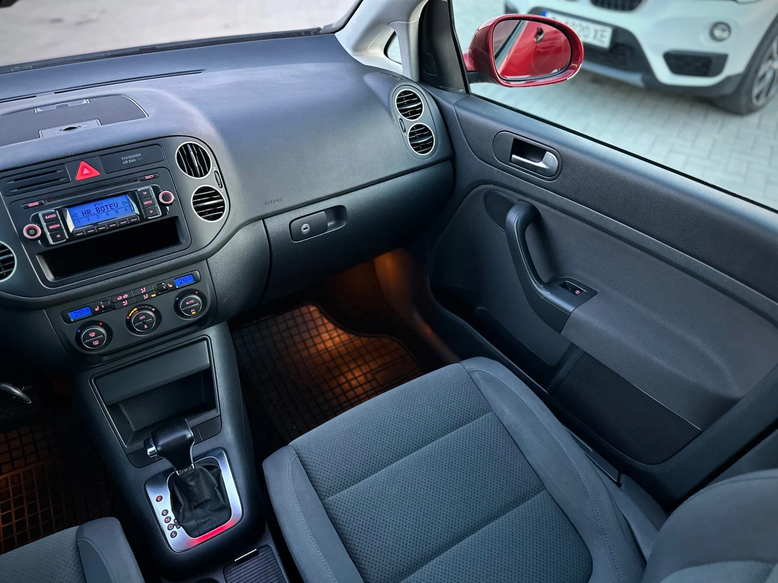 VW Golf Plus Автоматик, снимка 12 - Автомобили и джипове - 53857825