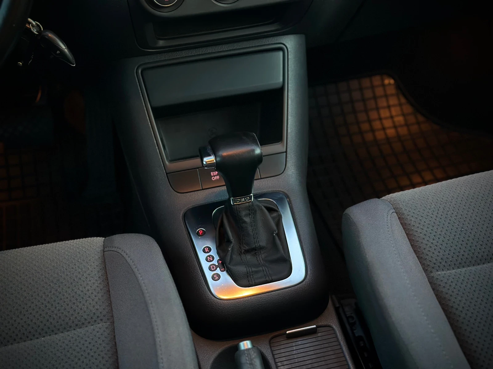 VW Golf Plus Автоматик, снимка 14 - Автомобили и джипове - 53857825