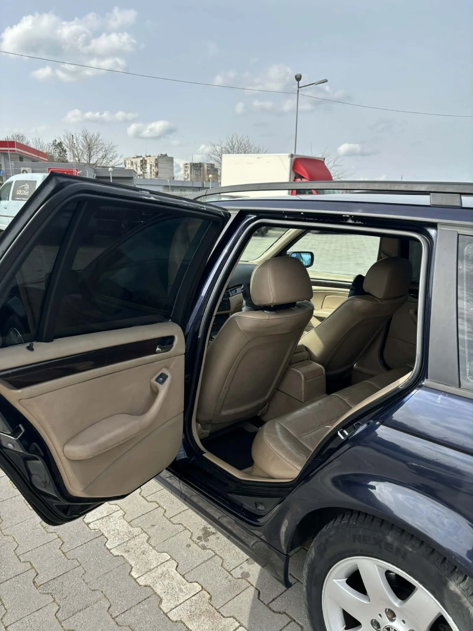 BMW 318 318i Газ-Бензин , снимка 12 - Автомобили и джипове - 53901911