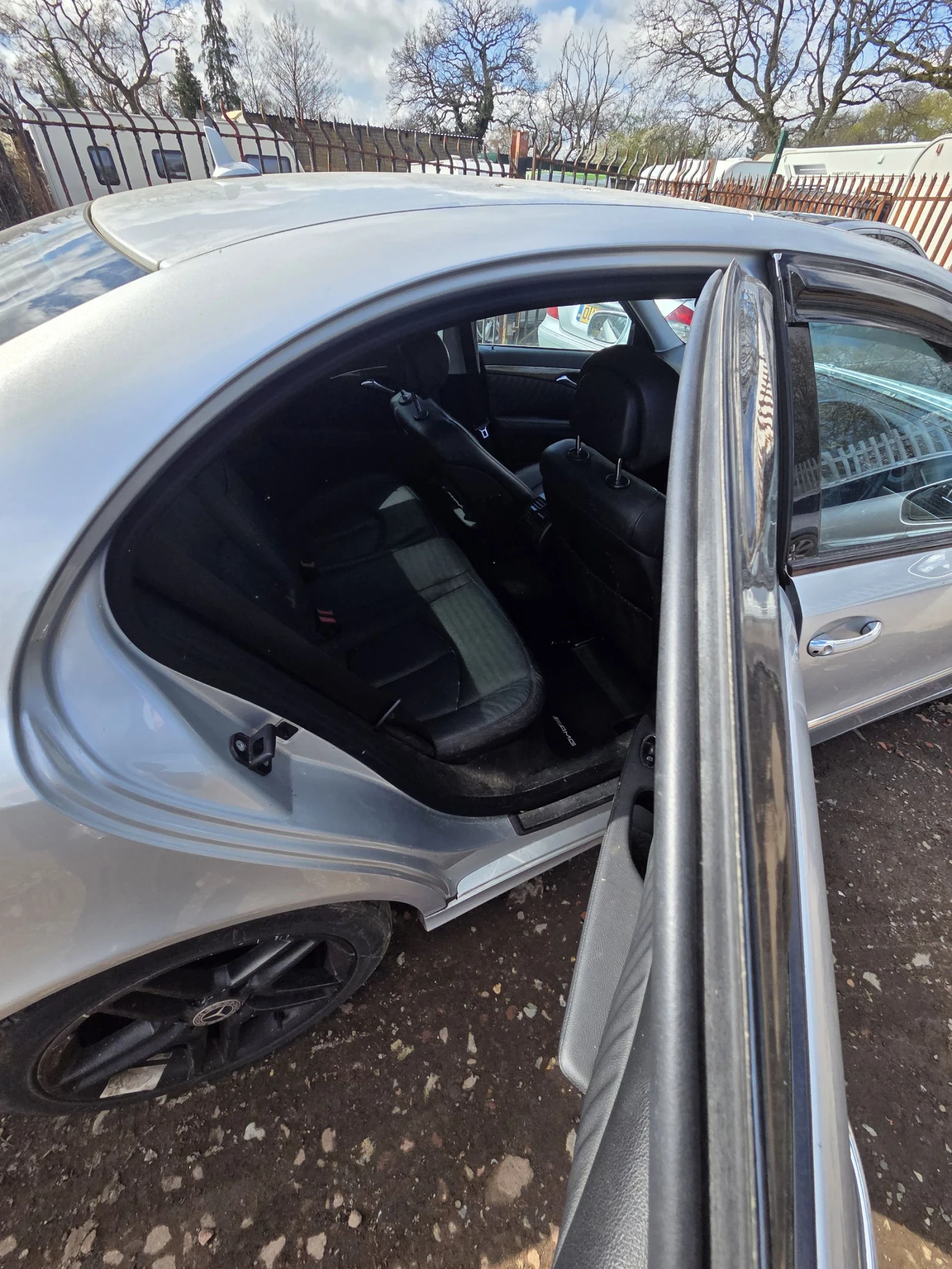 Mercedes-Benz E 220, снимка 5 - Автомобили и джипове - 54231100