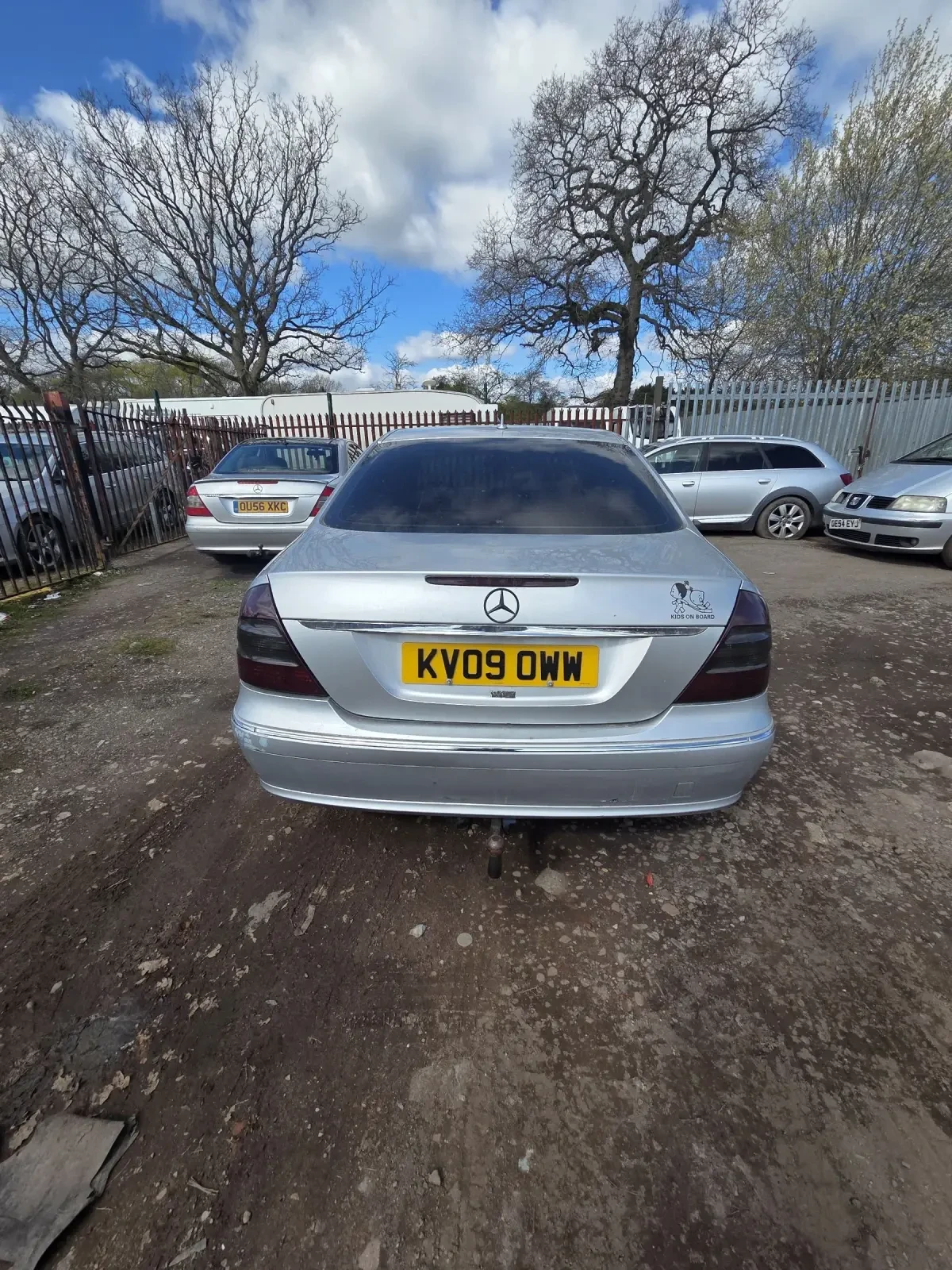 Mercedes-Benz E 220, снимка 2 - Автомобили и джипове - 54231100