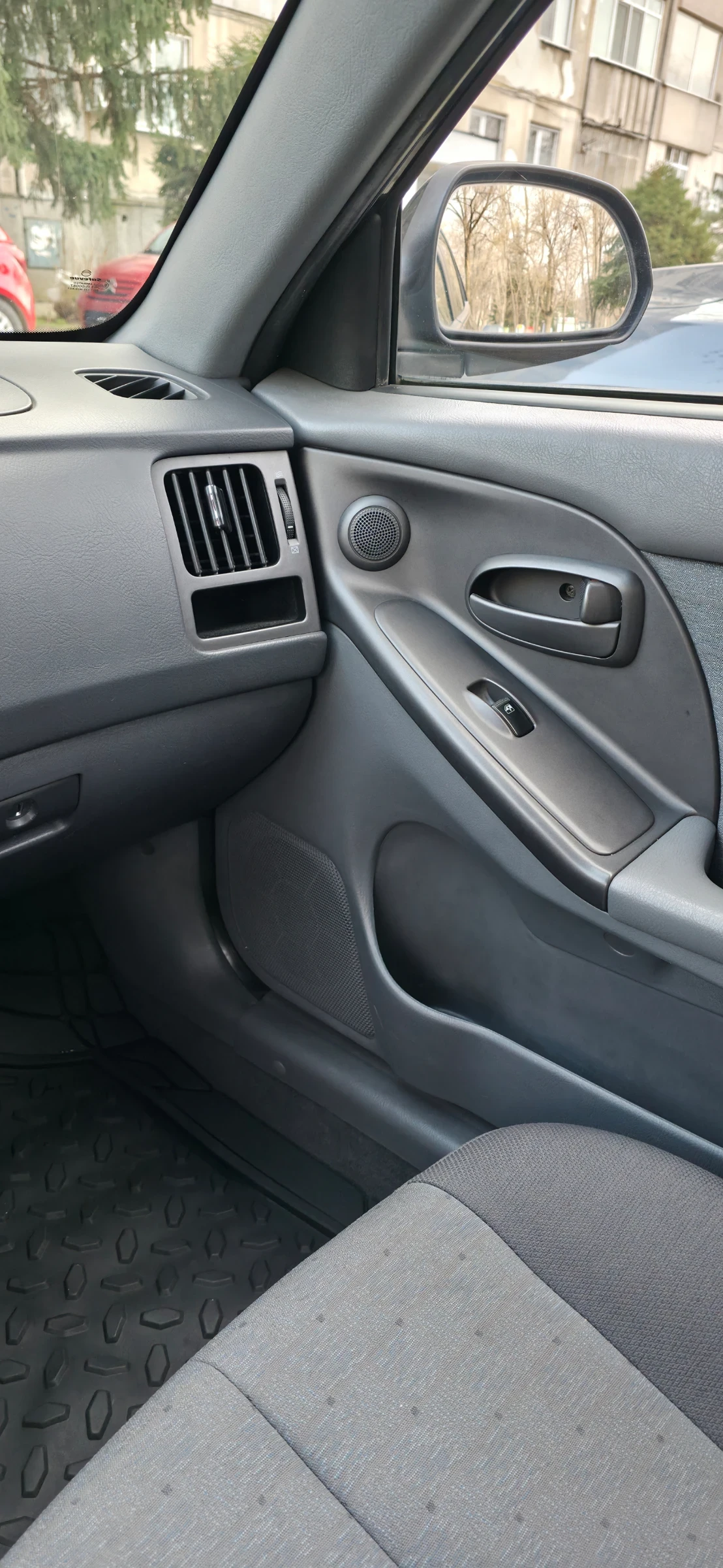 Hyundai Elantra, снимка 8 - Автомобили и джипове - 54318345