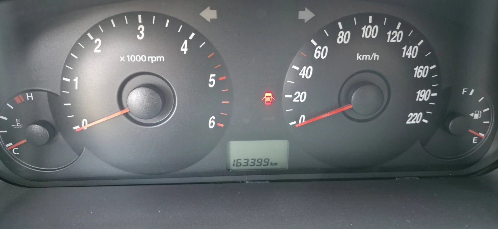 Hyundai Elantra, снимка 5 - Автомобили и джипове - 54318345