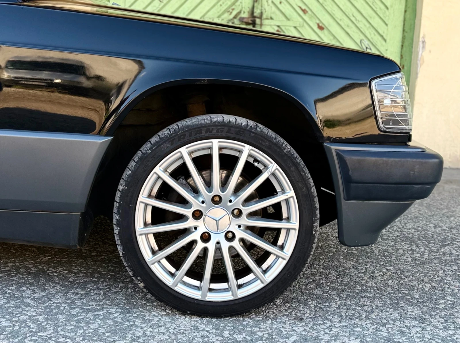 Mercedes-Benz 190 2.0i БЕНЗИН, снимка 8 - Автомобили и джипове - 54956191