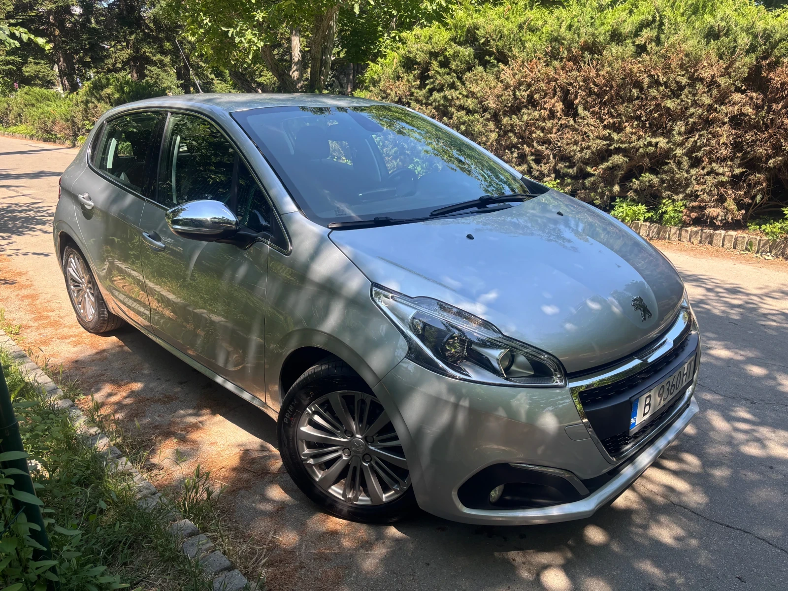 Peugeot 208, снимка 5 - Автомобили и джипове - 55033741