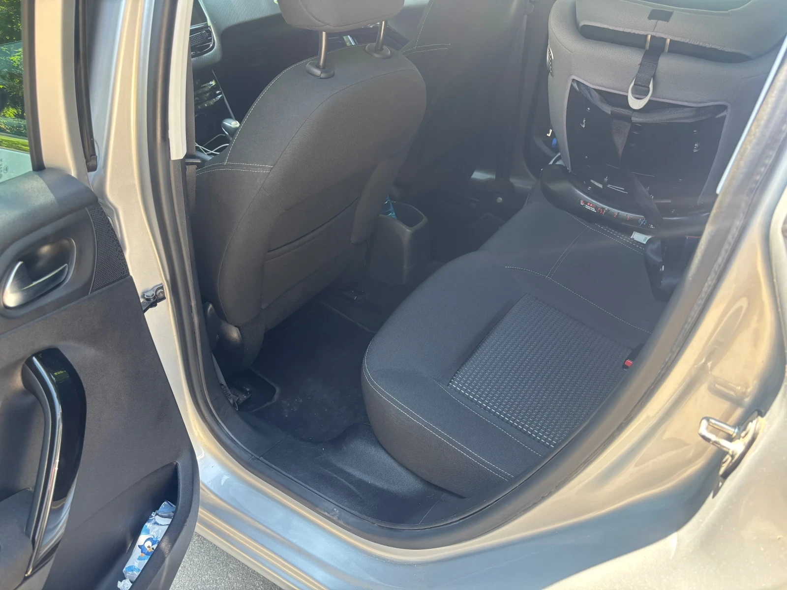 Peugeot 208, снимка 11 - Автомобили и джипове - 55033741
