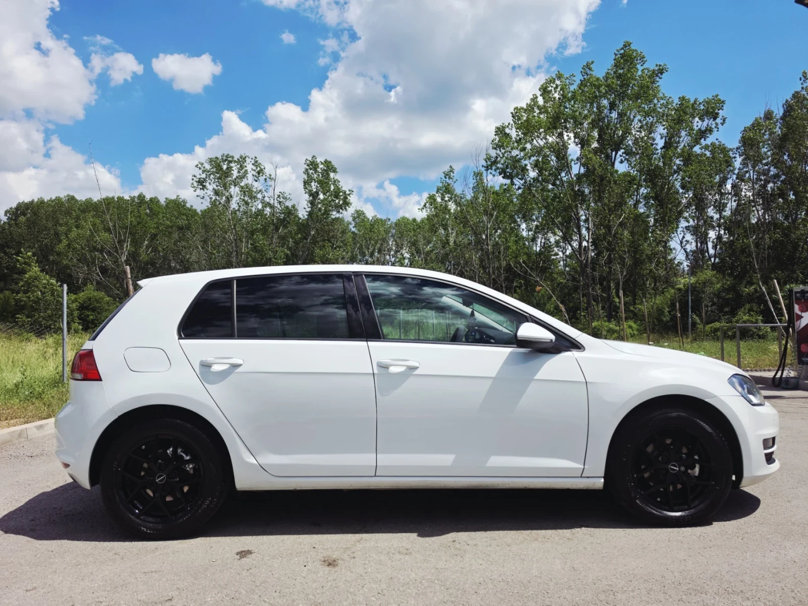 VW Golf 1.6 TDI, снимка 2 - Автомобили и джипове - 55154353