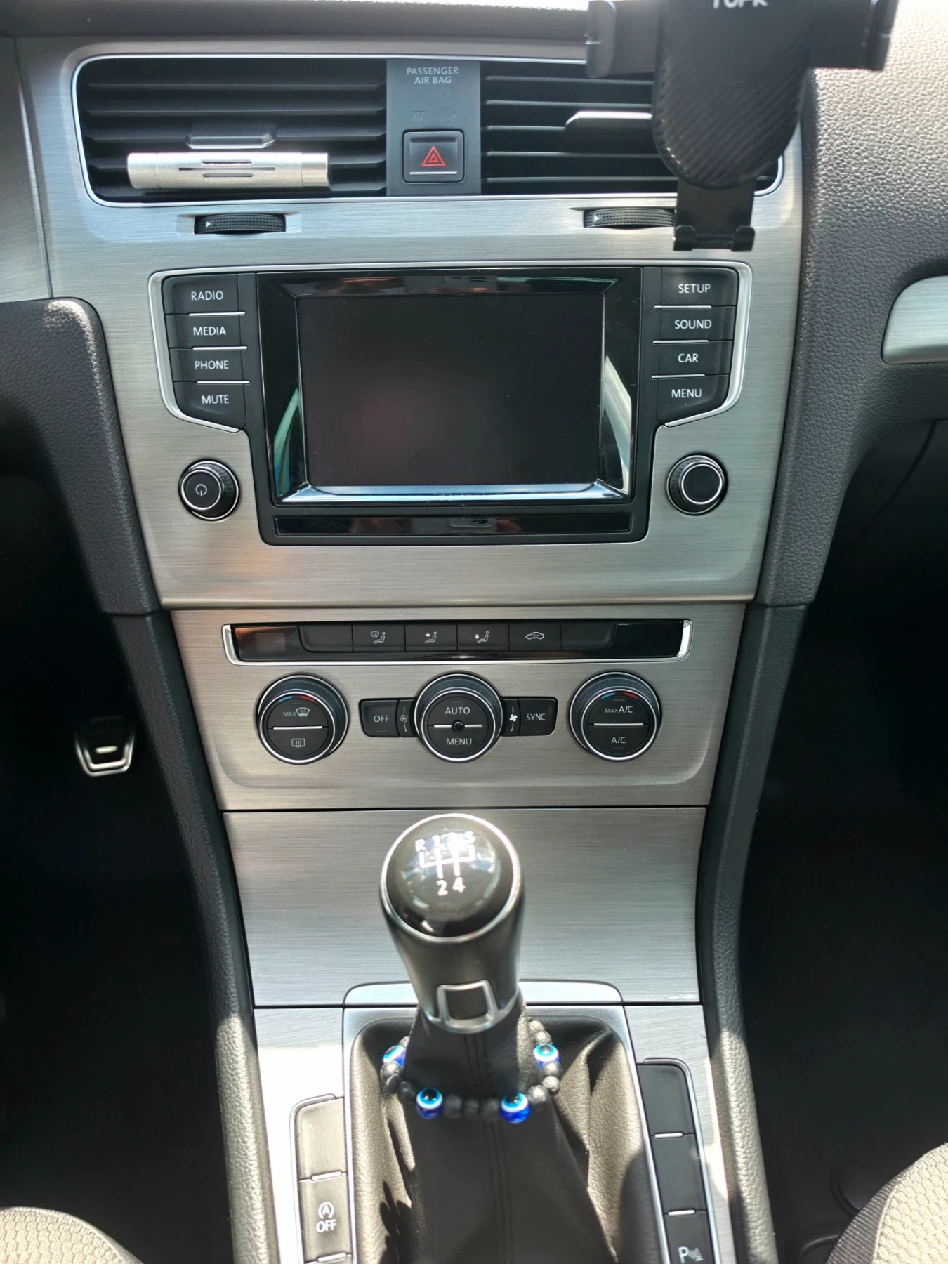 VW Golf 1.6 TDI, снимка 8 - Автомобили и джипове - 55154353