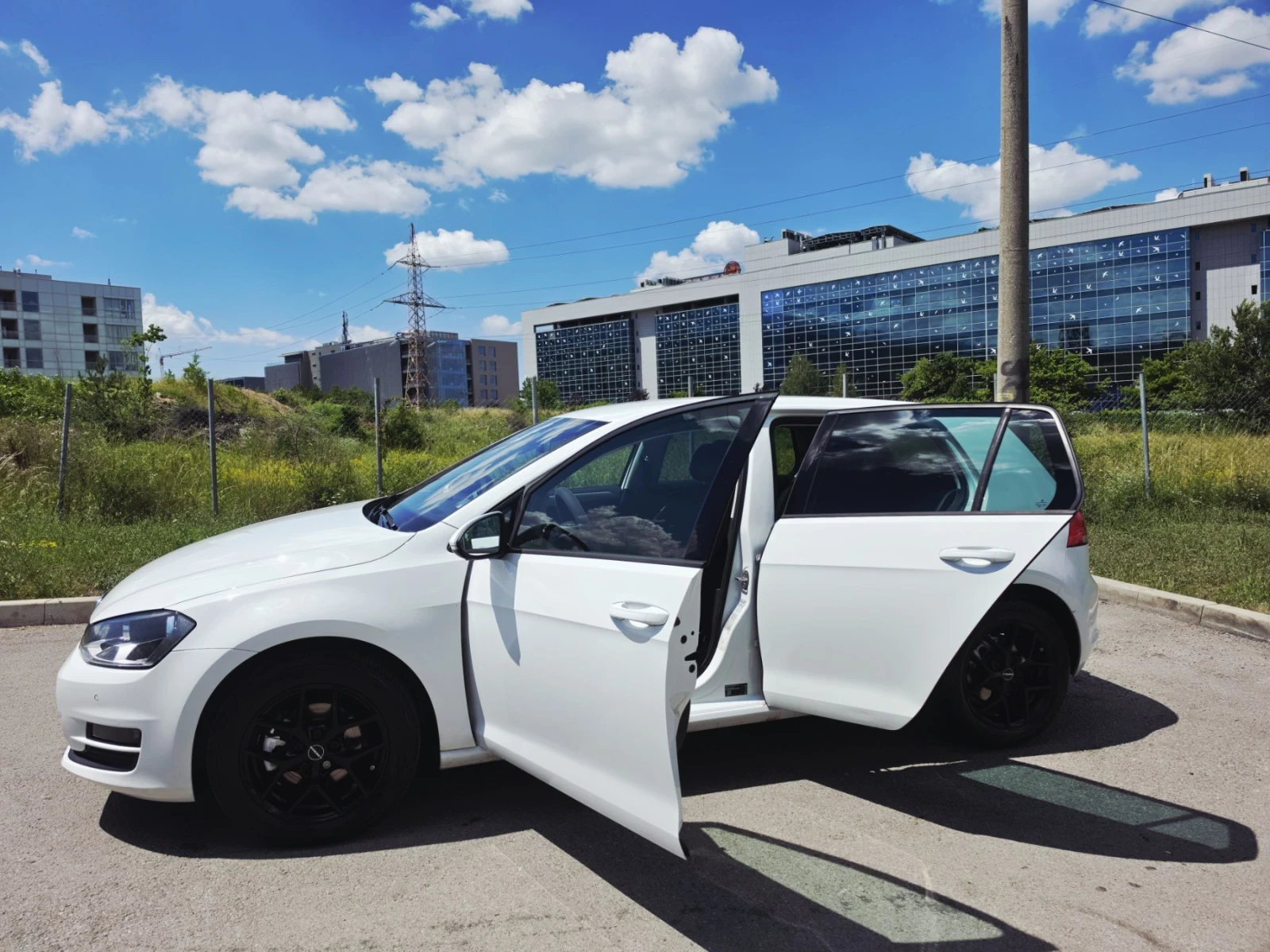 VW Golf 1.6 TDI, снимка 5 - Автомобили и джипове - 55154353
