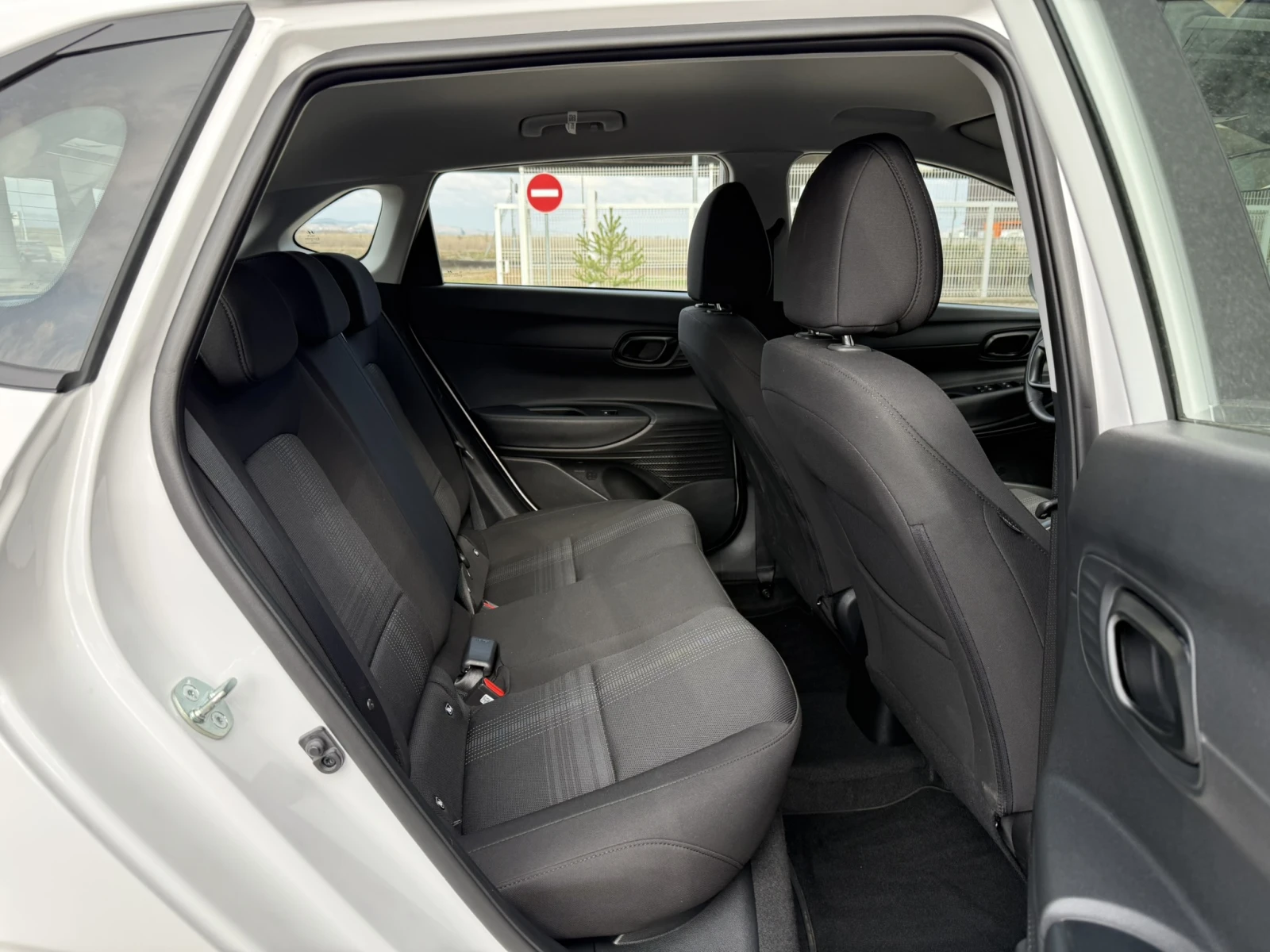 Hyundai I20 Business 1.2, снимка 12 - Автомобили и джипове - 55203038