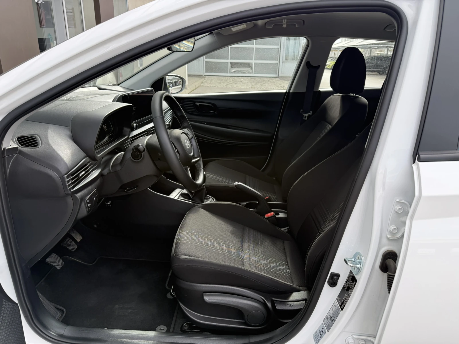 Hyundai I20 Business 1.2, снимка 9 - Автомобили и джипове - 55203038