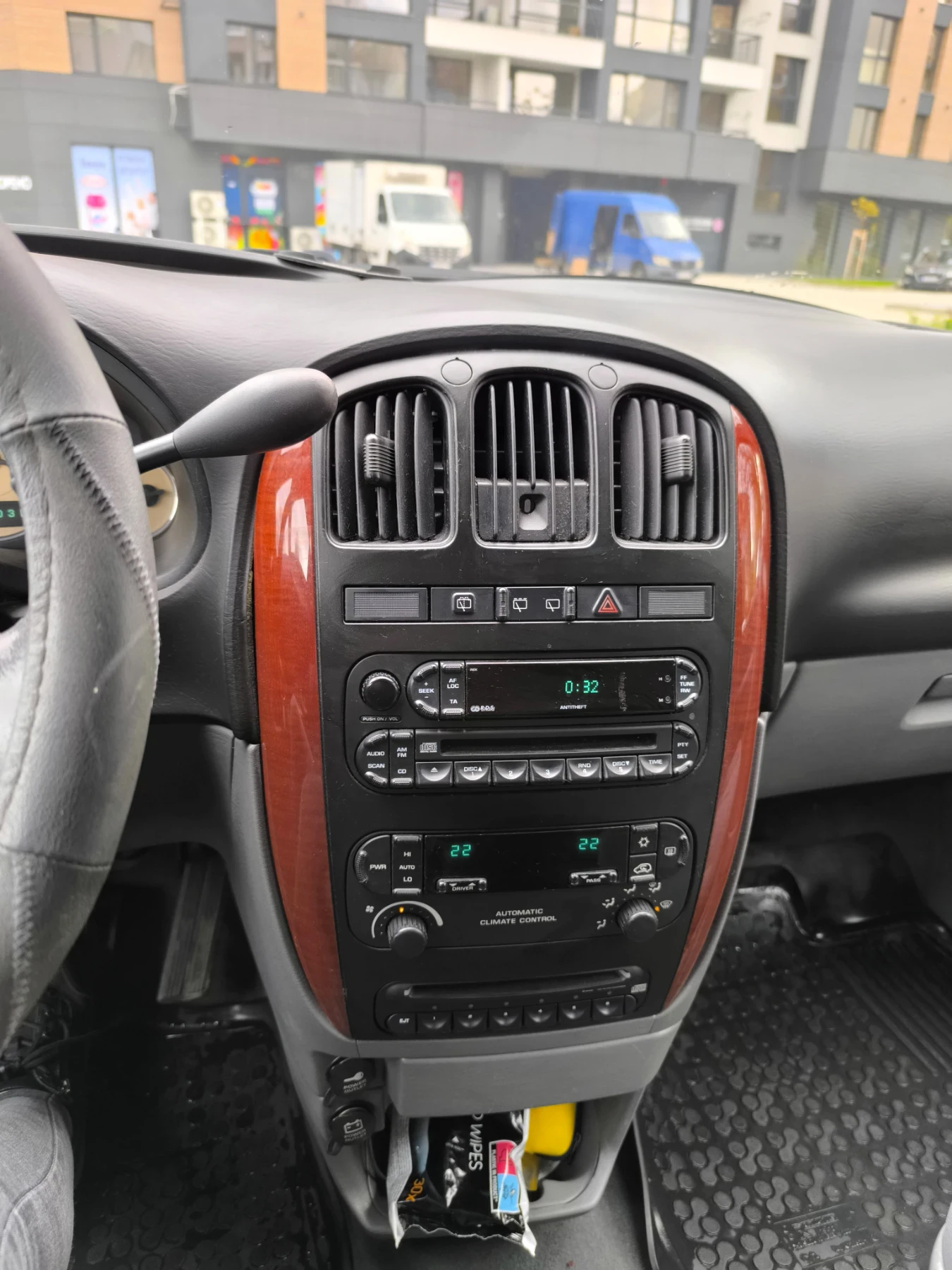 Chrysler Voyager, снимка 5 - Автомобили и джипове - 55205664