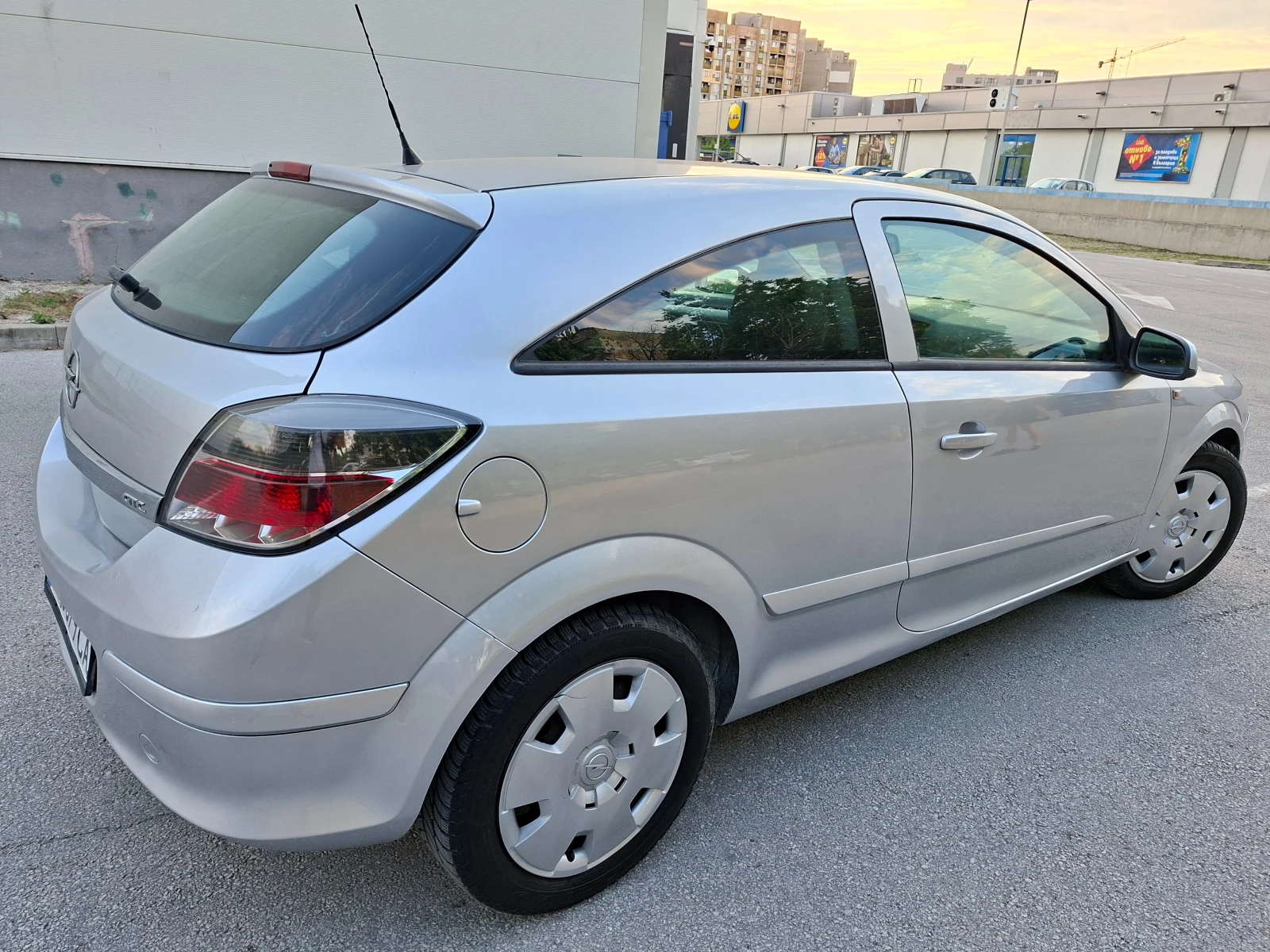 Opel Astra 1.6 Клима Топ * * * , снимка 9 - Автомобили и джипове - 55244287