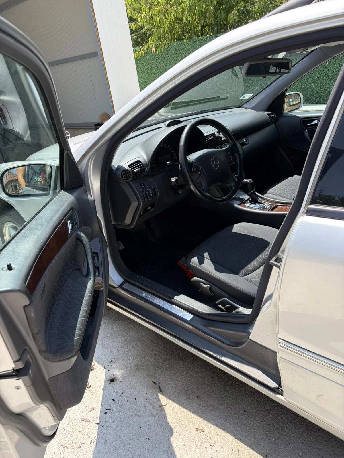 Mercedes-Benz C 200, снимка 8 - Автомобили и джипове - 55341926