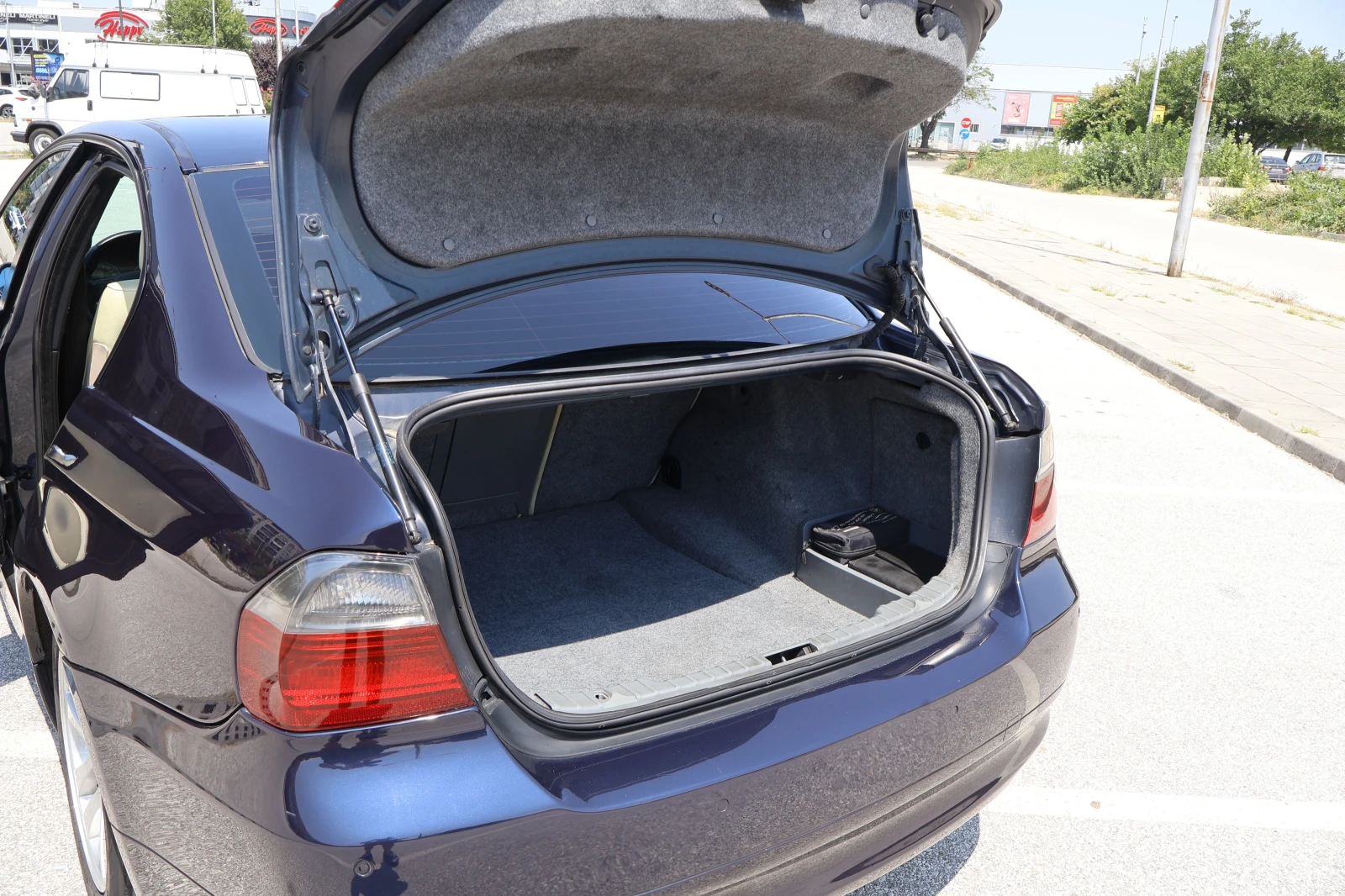 BMW 320 М47 163кс, снимка 16 - Автомобили и джипове - 55348371