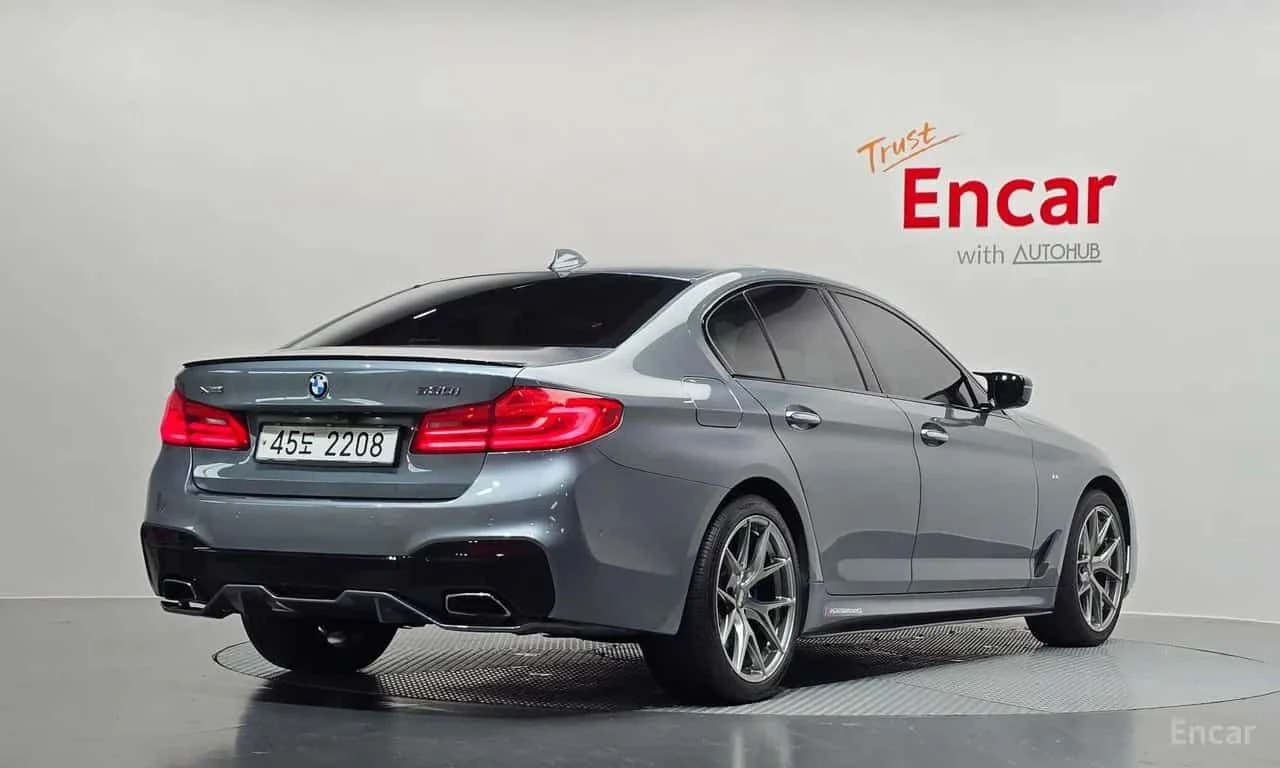 BMW 530  M Pkg Individual Distronic 360 Bowers&Wilkins, снимка 2 - Автомобили и джипове - 55491611