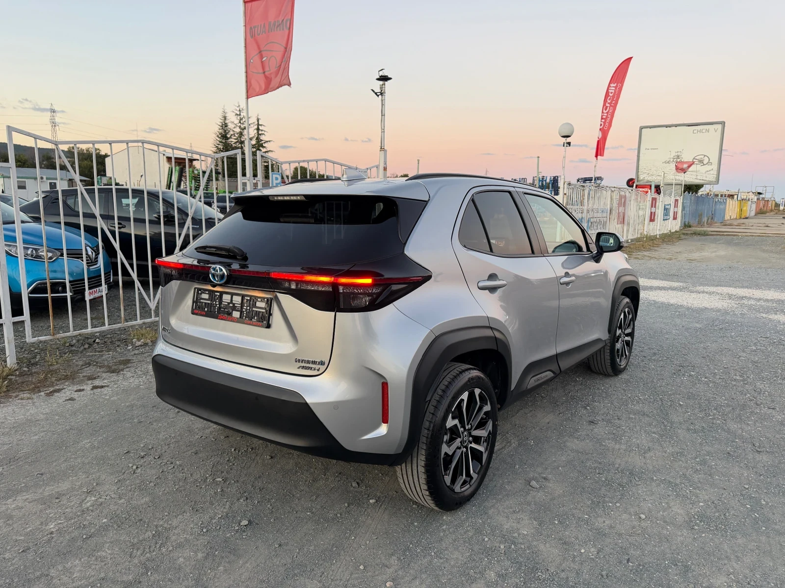 Toyota Yaris Cross HYBRID / 4X4 / ����6 / YOUTUBE / WAZE / ��������� | Mobile.bg � ����������� 5