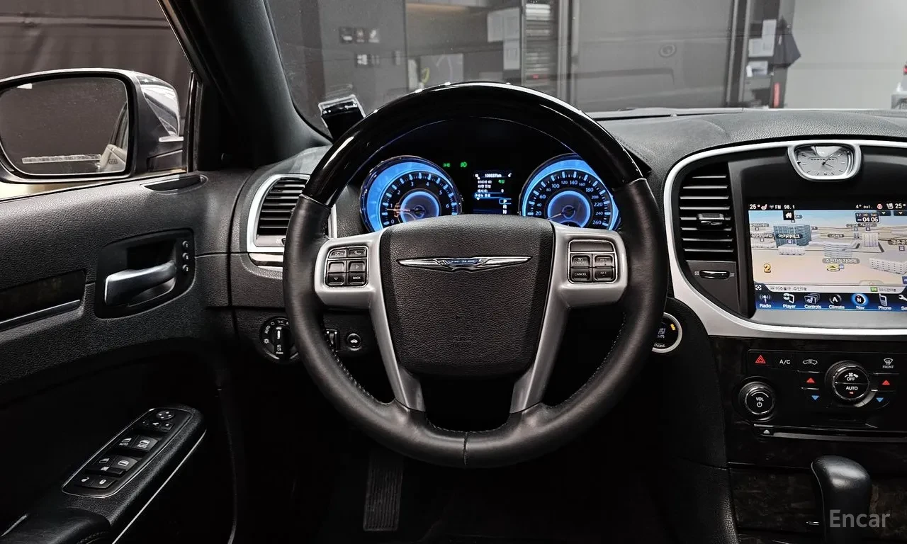 Chrysler 300c 3.0 CRD, снимка 13 - Автомобили и джипове - 56566900