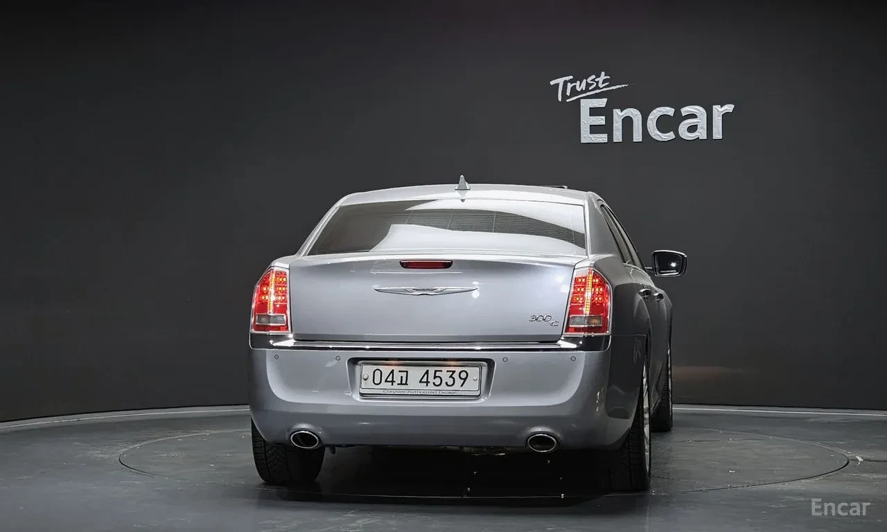 Chrysler 300c 3.0 CRD, снимка 4 - Автомобили и джипове - 56566900