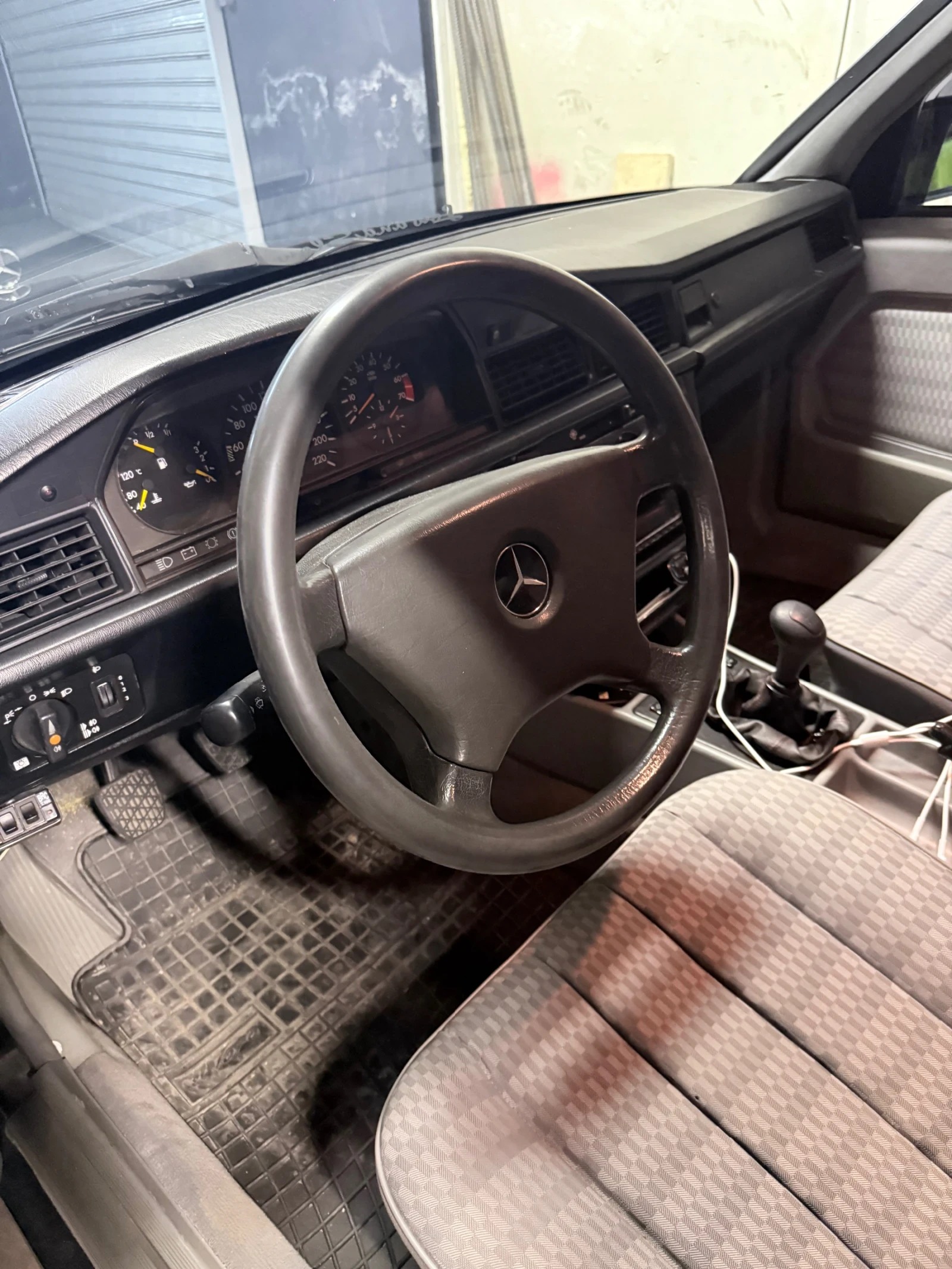 Mercedes-Benz 190, снимка 7 - Автомобили и джипове - 56646041