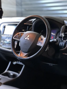 Mitsubishi Outlander 2.0 Plug-in Hybrid , снимка 10