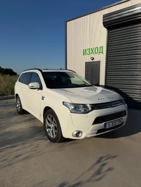 Mitsubishi Outlander 2.0 Plug-in Hybrid , снимка 2