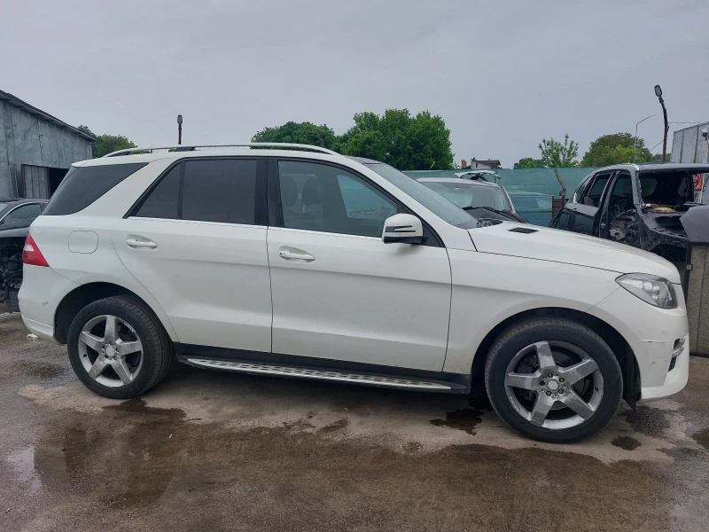 Mercedes-Benz ML 350 BlueTEC W166 AMG, снимка 3 - Автомобили и джипове - 45425026