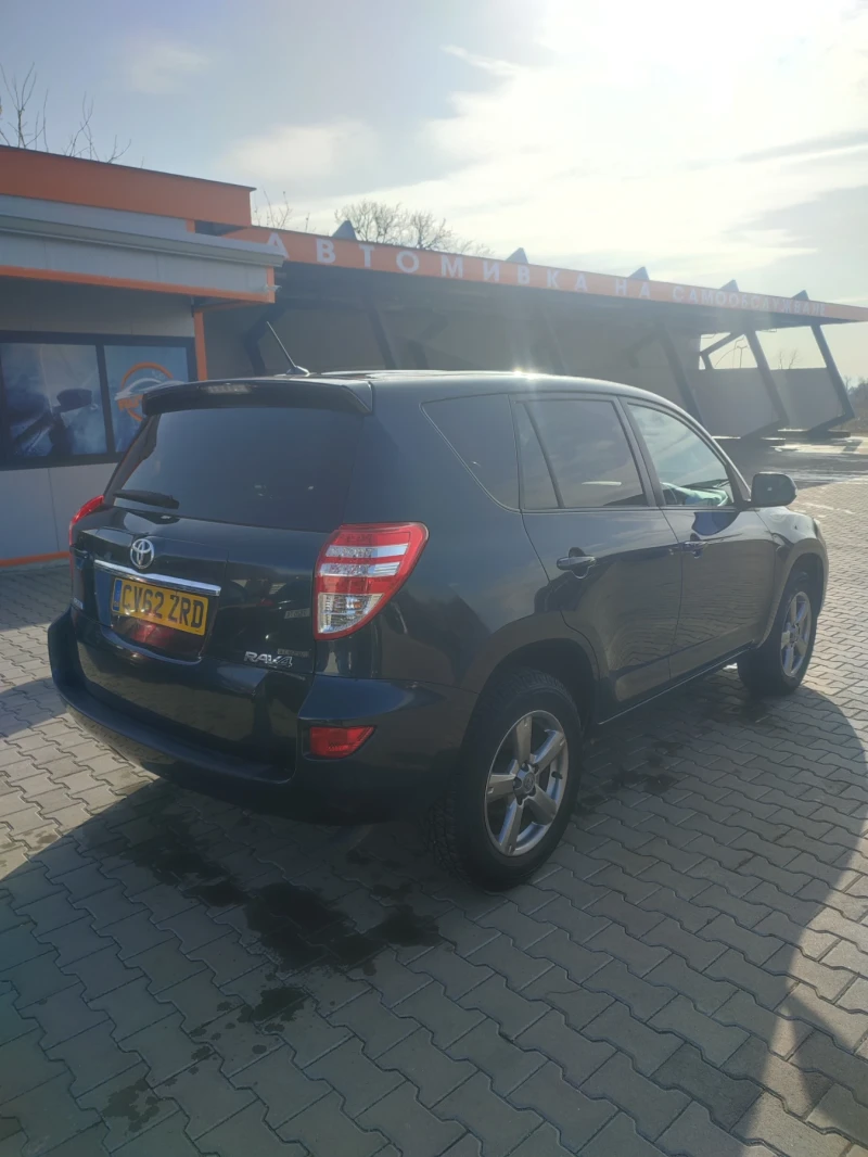 Toyota Rav4 D4d, снимка 5 - Автомобили и джипове - 48985157