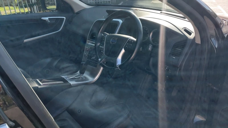 Volvo XC60, снимка 10 - Автомобили и джипове - 52327484