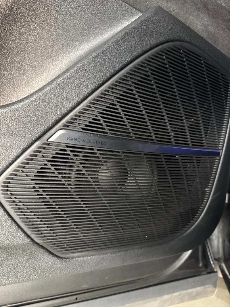 Audi Q8 50 TDI S LINE* MAXTON* LED Таван* BANG&OLUFSEN* , снимка 13 - Автомобили и джипове - 52655444