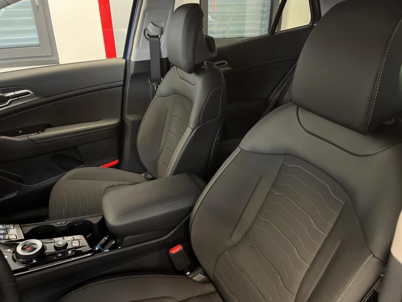 Kia Sportage HYBRID* DISTR* MEMORY* LED* KEYLESS* CARPLAY, снимка 6 - Автомобили и джипове - 52690545