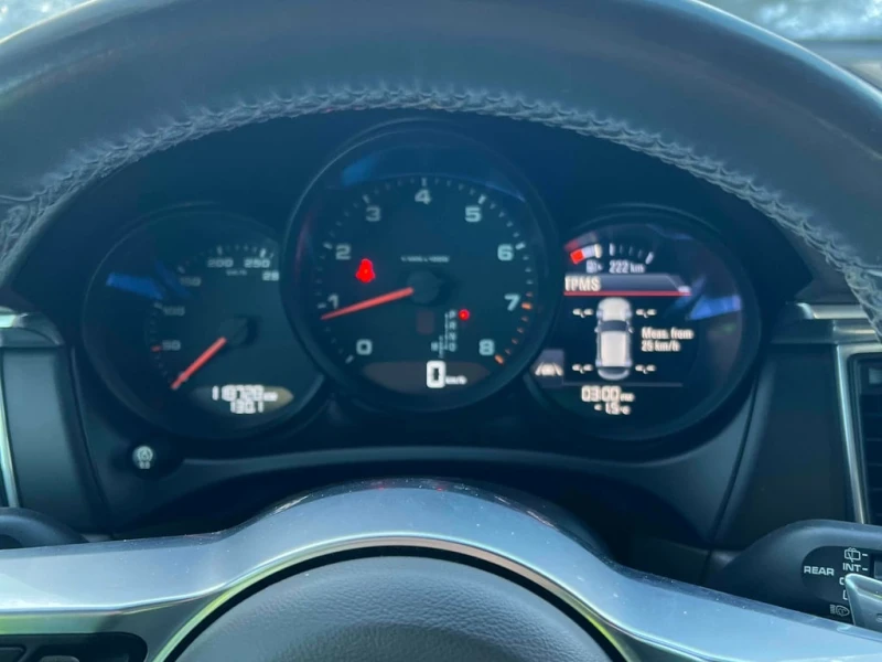 Porsche Macan * AWD 4dr * CARFAX * БЕЗ ПЪРВОНАЧАЛНА ВНОСКА, снимка 7 - Автомобили и джипове - 52773010