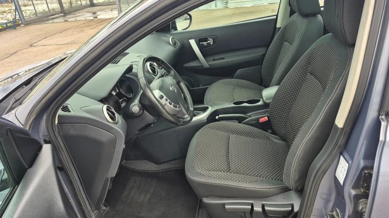 Nissan Qashqai 2.0i ПАНОРАМА ОТЛИЧЕН, снимка 8 - Автомобили и джипове - 53096054