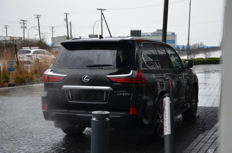 Lexus LX 570 MARK LEV* 360 CAM* ОБДУХВАНЕ* ШИБИДАХ* 6+ 1* КЕЙЛЕ, снимка 4 - Автомобили и джипове - 53506664