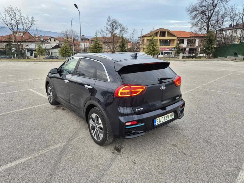 Kia Niro 64kw, снимка 7 - Автомобили и джипове - 53597260