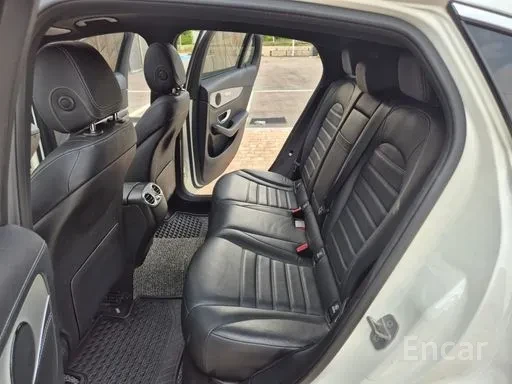 Mercedes-Benz GLC 220 AMG / COUPE / 4MATIC / 360 / ШИБИДАХ / ЛИЗИНГ, снимка 12 - Автомобили и джипове - 54964412