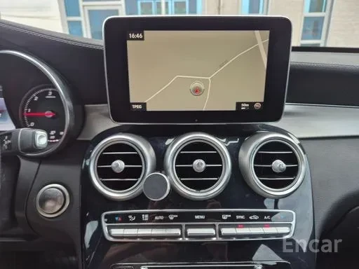 Mercedes-Benz GLC 220 AMG / COUPE / 4MATIC / 360 / ШИБИДАХ / ЛИЗИНГ, снимка 11 - Автомобили и джипове - 54964412