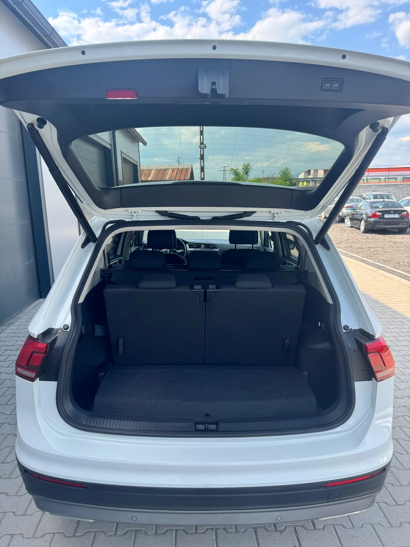 VW Tiguan Allspace  - изображение 8