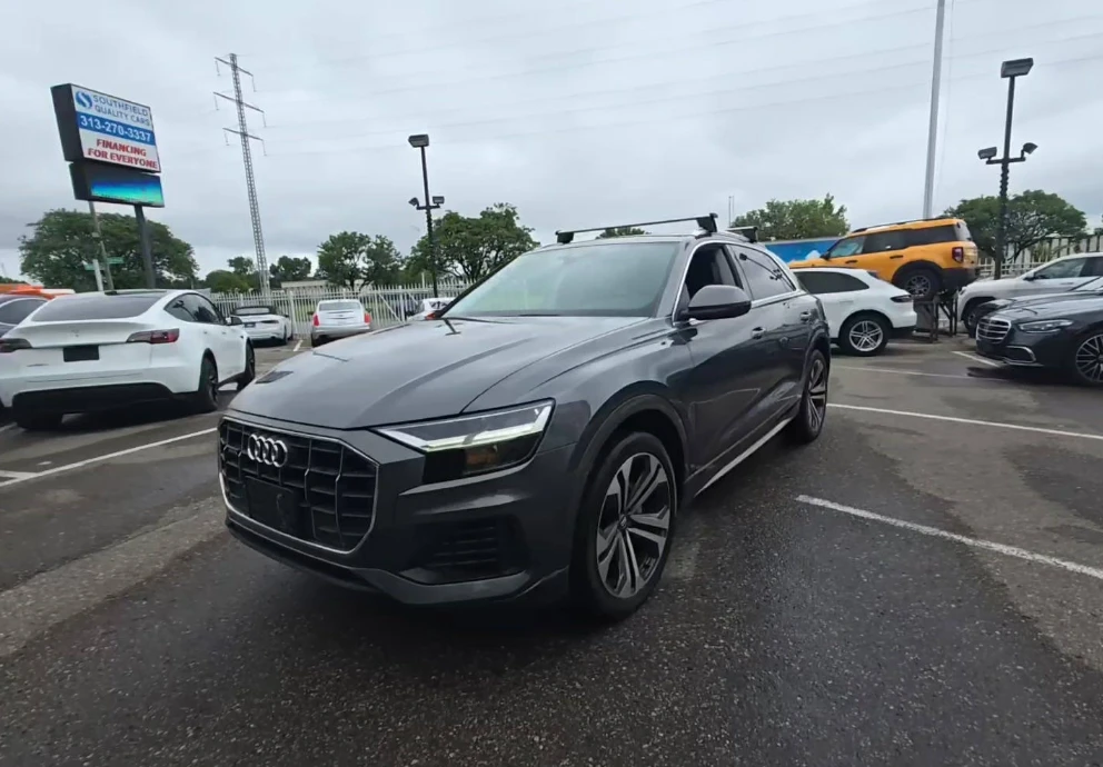 Audi Q8 Premium Plus* CARFAX* ОПЦИЯ ЗА ФИНАНСИРАНЕ*  - изображение 3