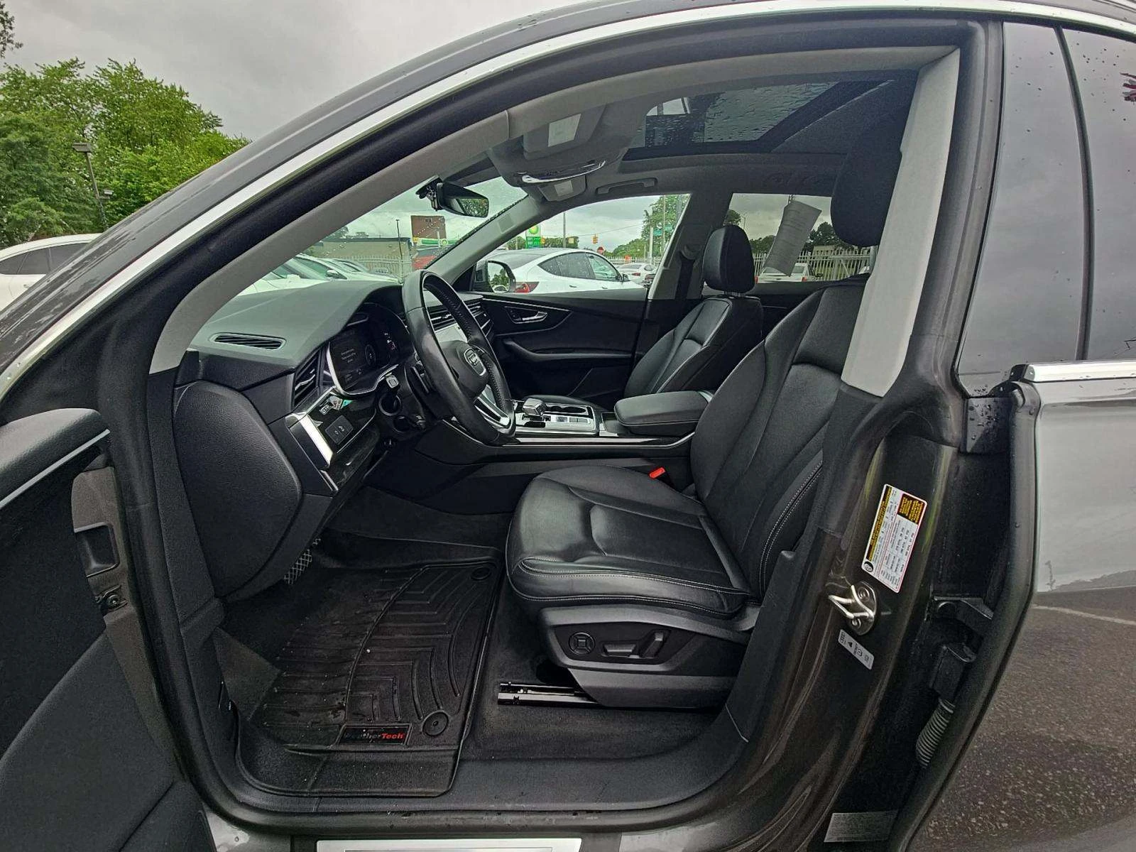 Audi Q8 Premium Plus* CARFAX* ОПЦИЯ ЗА ФИНАНСИРАНЕ*  - изображение 6