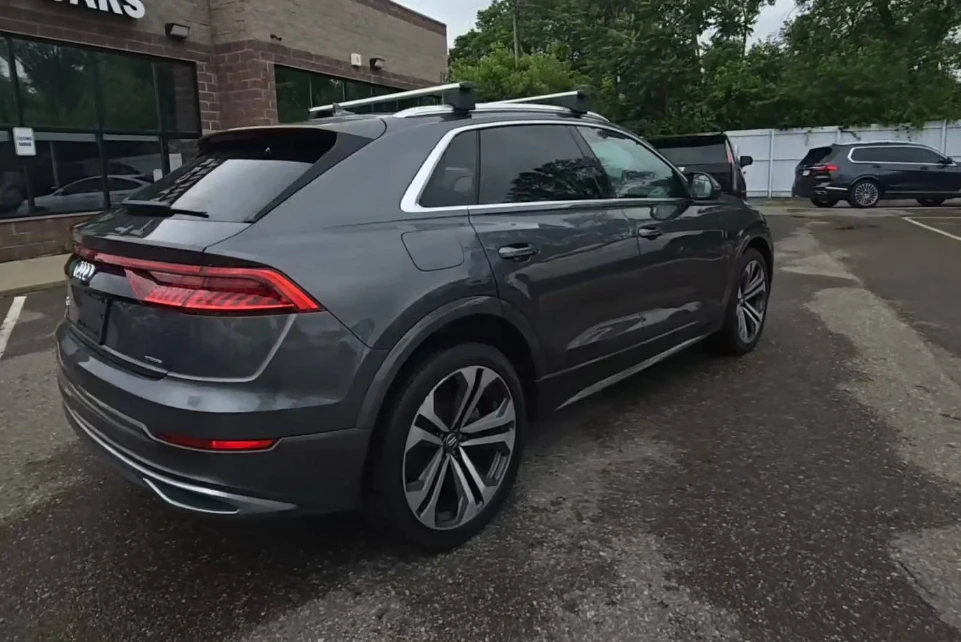 Audi Q8 Premium Plus* CARFAX* ОПЦИЯ ЗА ФИНАНСИРАНЕ*  - изображение 5