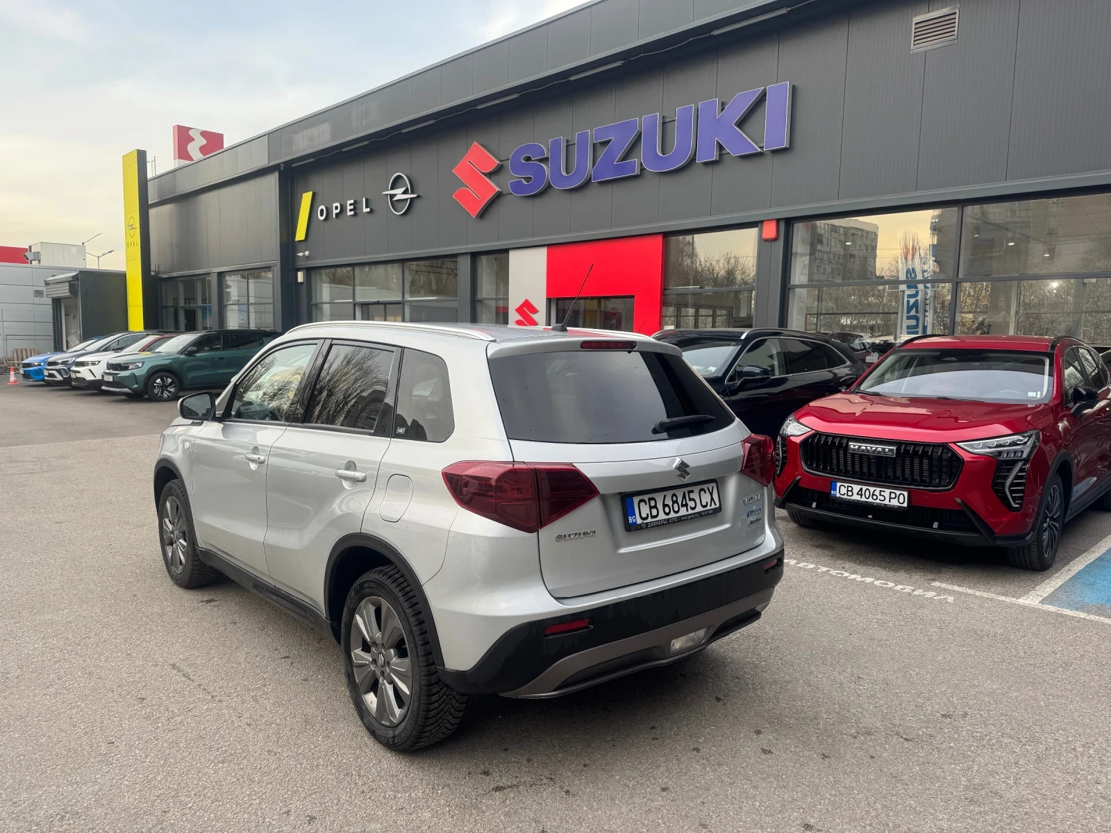 Suzuki Vitara 1.4 Turbo Hybrid  в ГАРАНЦИЯ - изображение 5