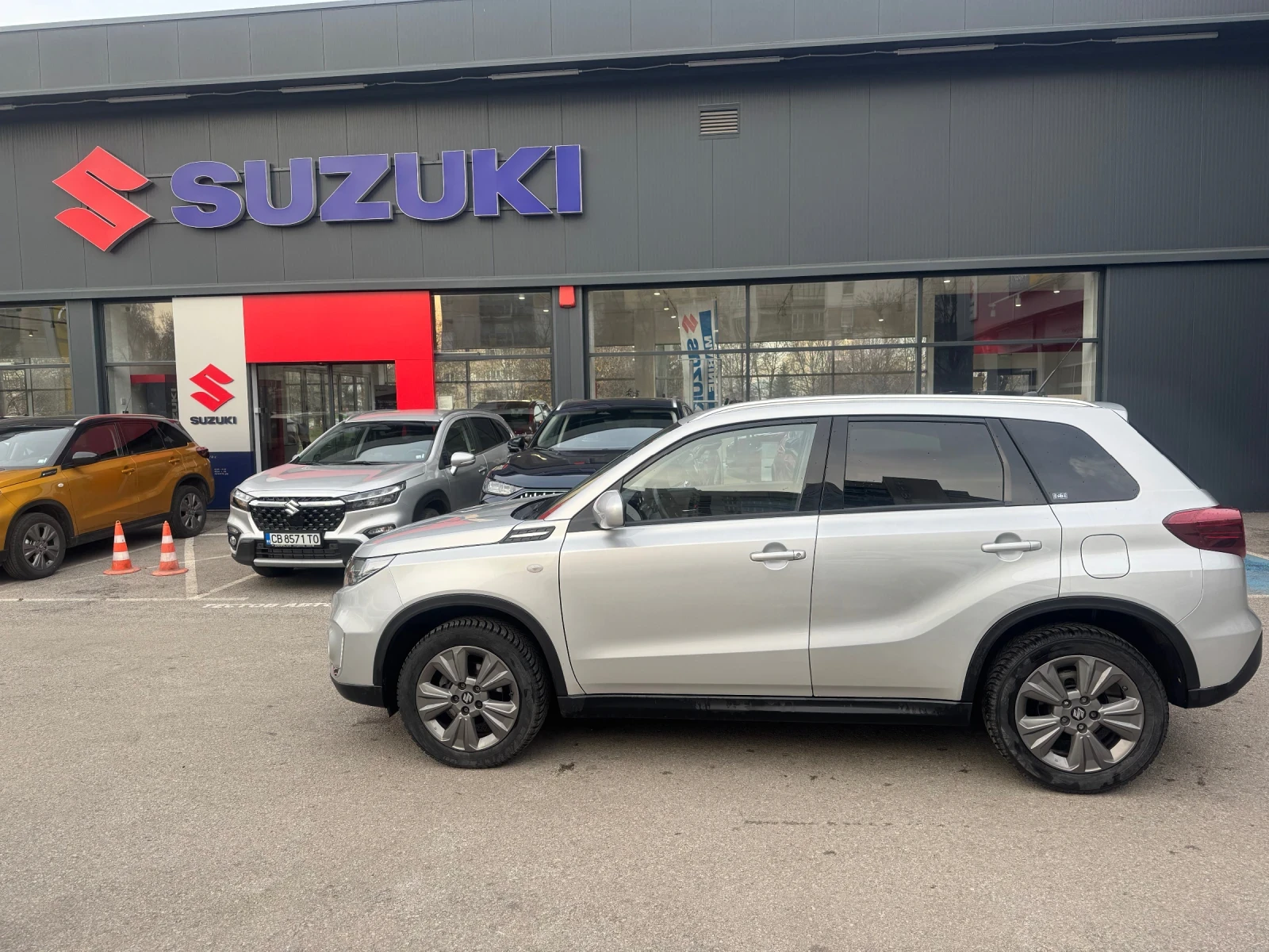 Suzuki Vitara 1.4 Turbo Hybrid  в ГАРАНЦИЯ - изображение 4